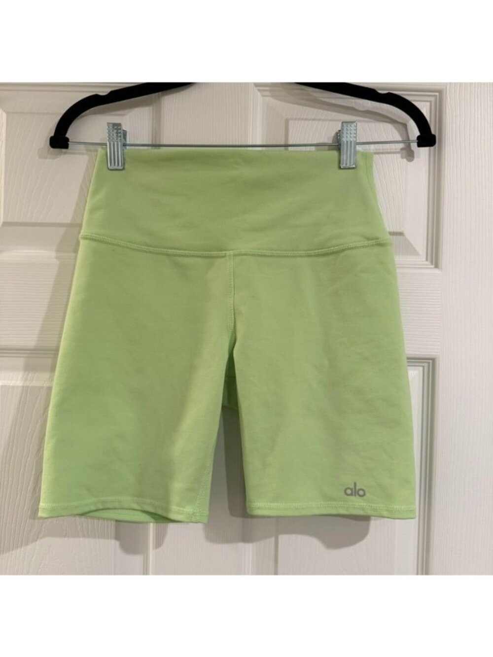 ALO Yoga High Rise Performance Green Biker Shorts Size Small